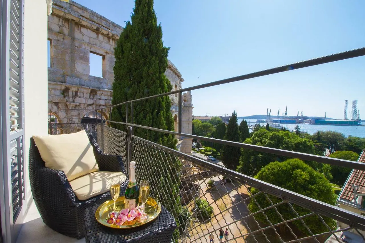 Arena & Seaview Luxurious Residence Pula Croatia