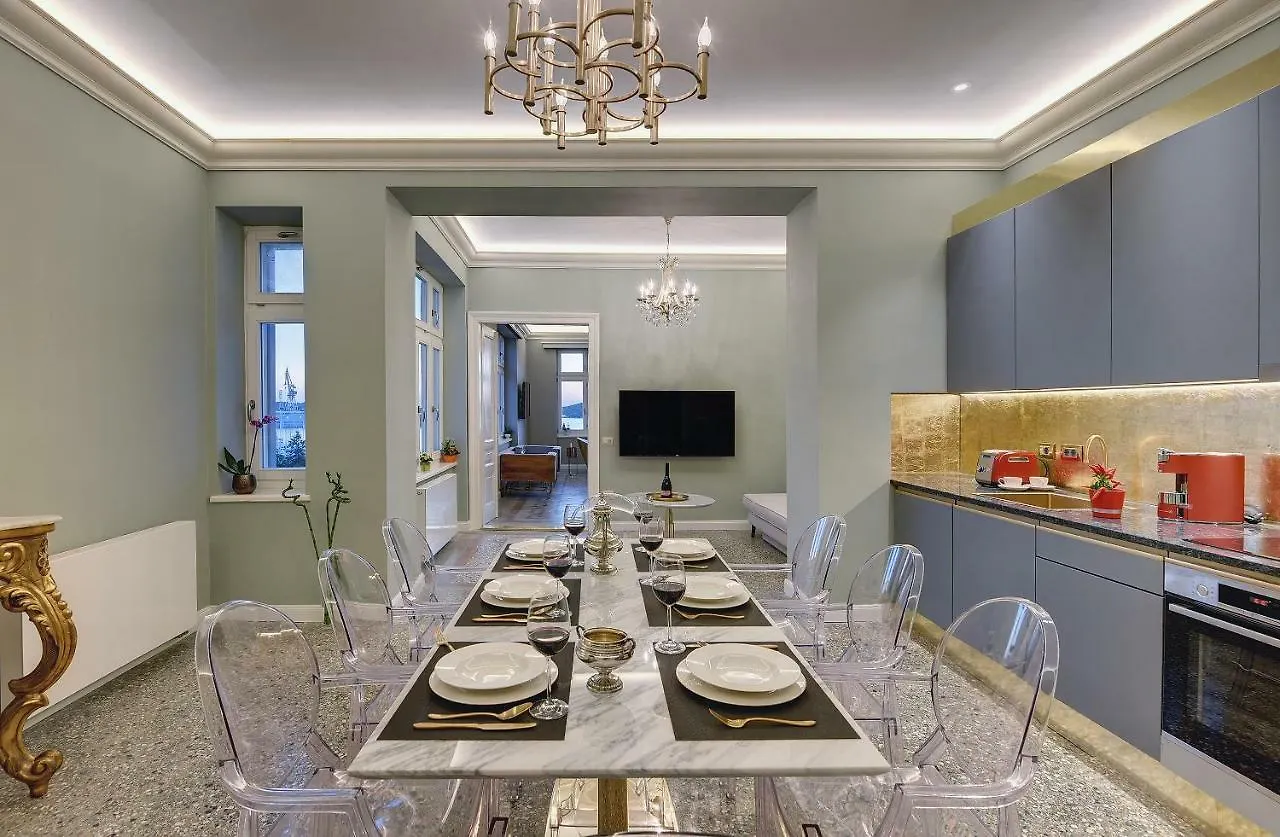 Apartment Arena & Seaview Luxurious Residence Pula