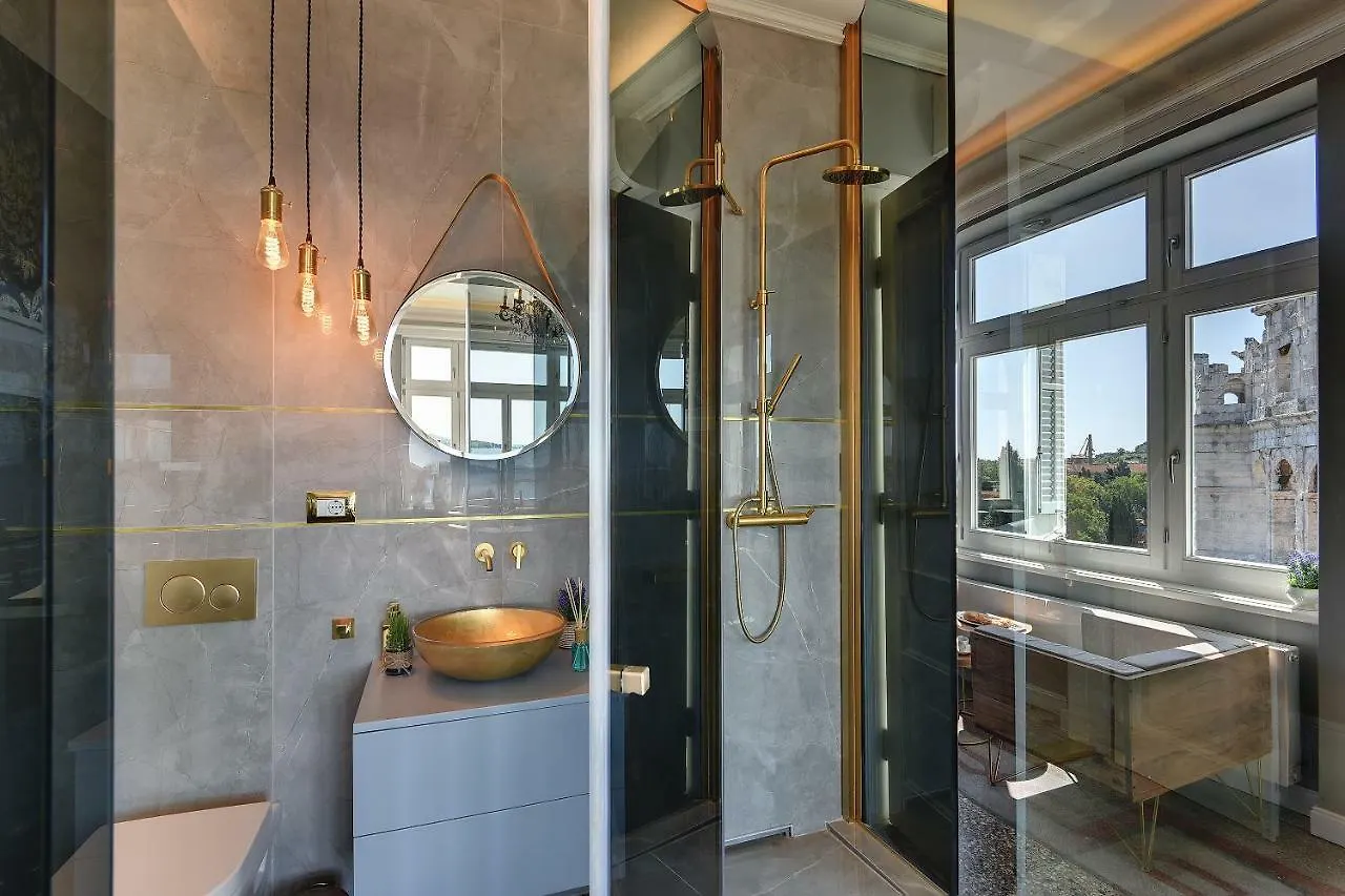 Arena & Seaview Luxurious Residence Pula