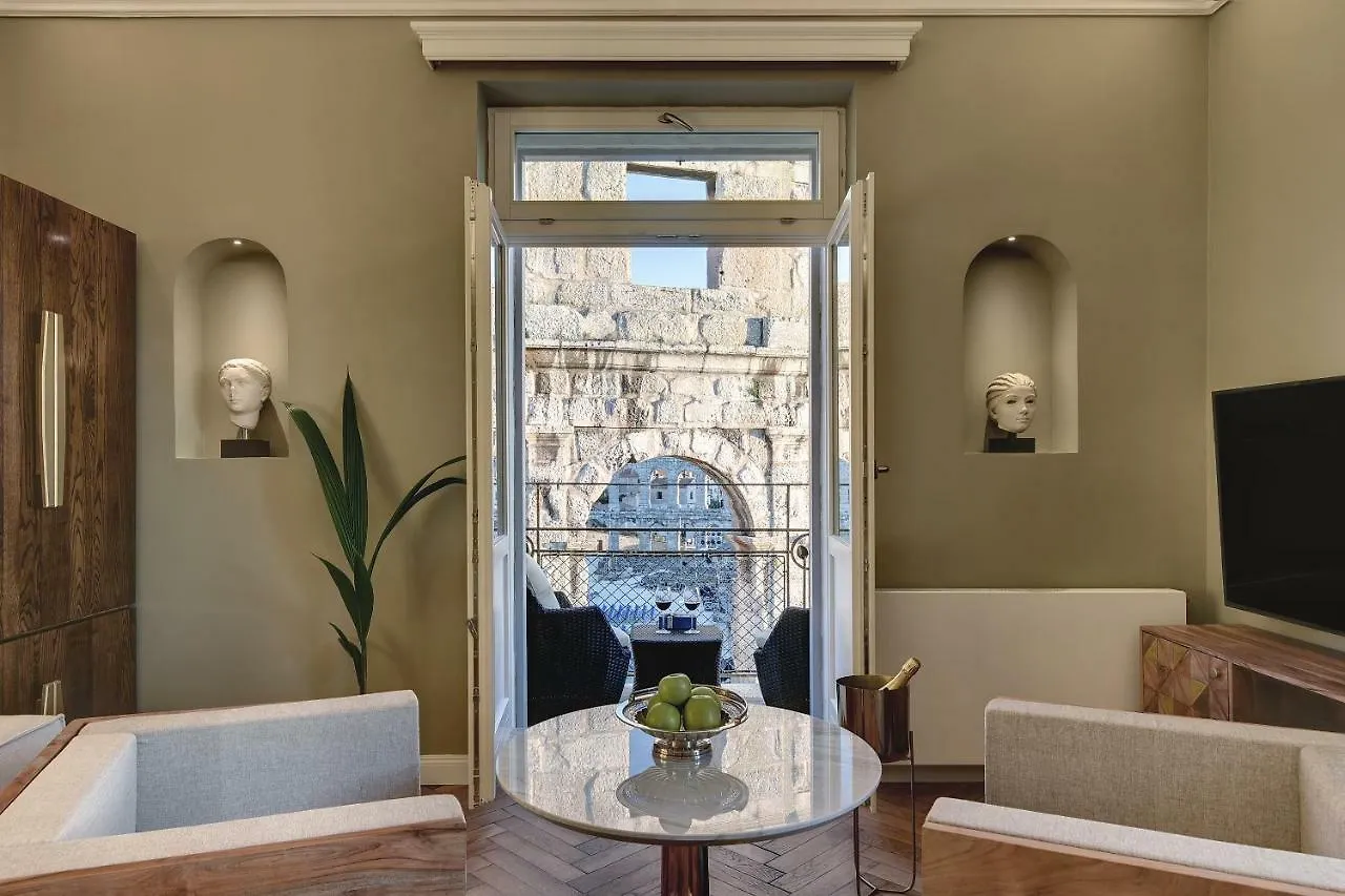Arena & Seaview Luxurious Residence Pula 0*,