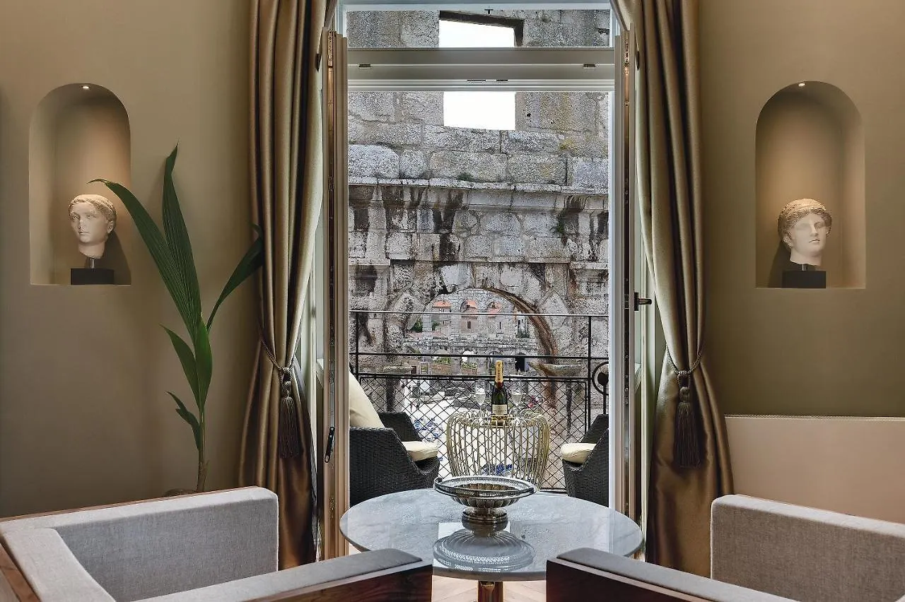 Arena & Seaview Luxurious Residence Pula Croatia